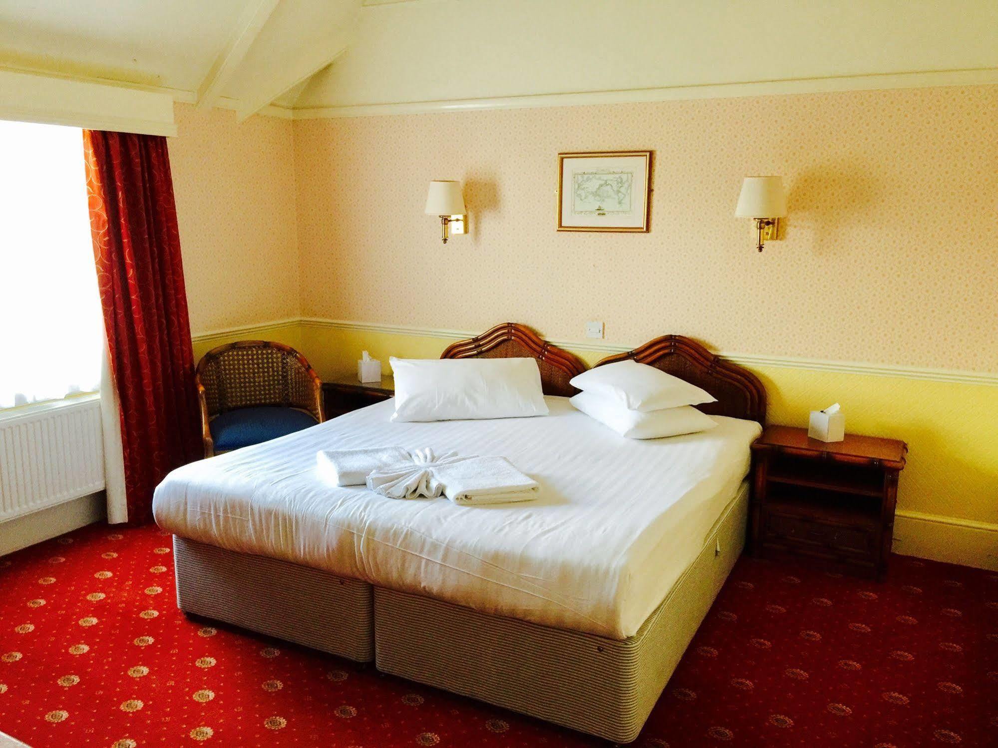 The Orwell Hotel フェリックストウ エクステリア 写真