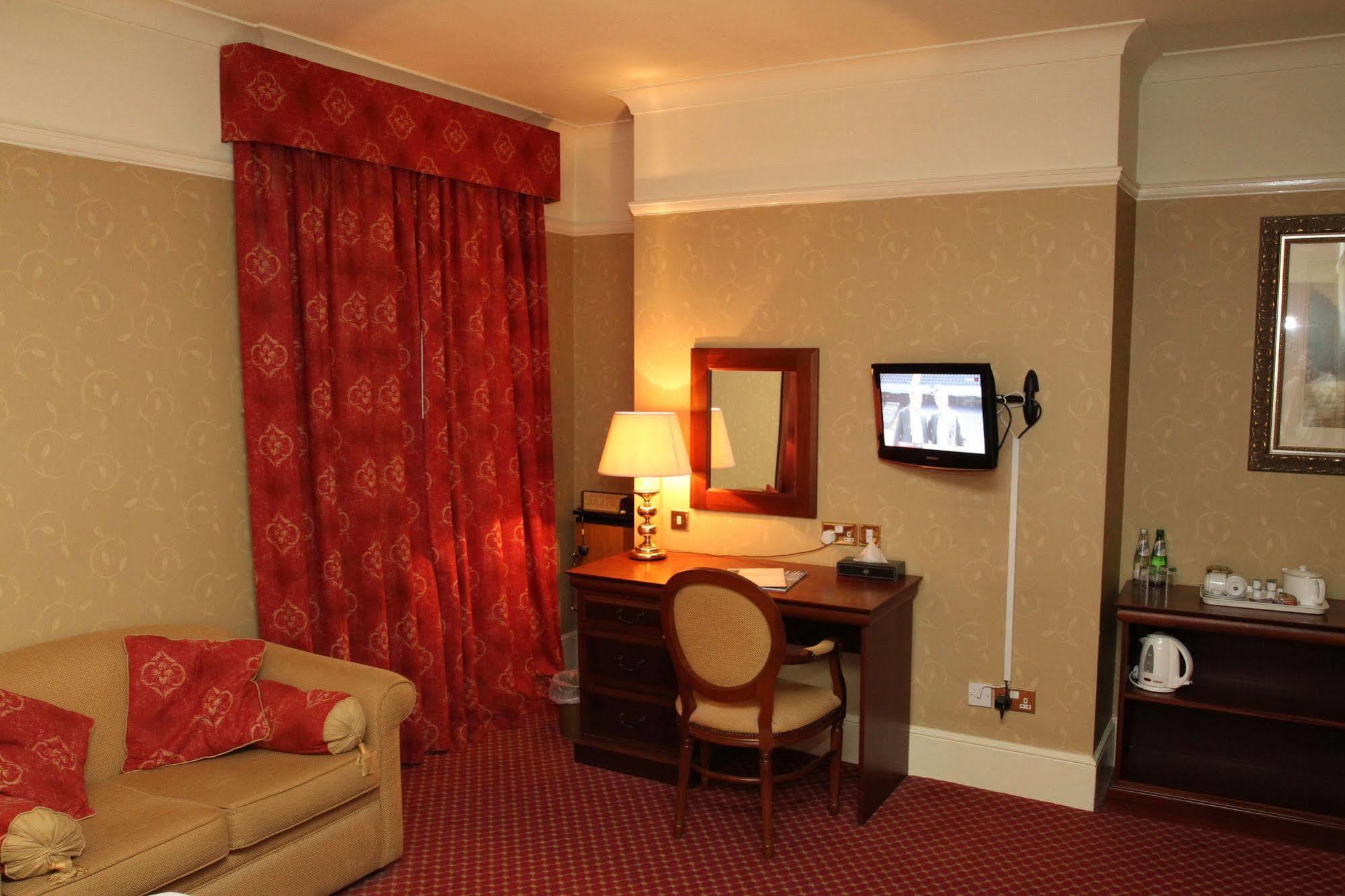The Orwell Hotel フェリックストウ エクステリア 写真